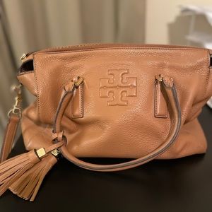 Tory Burch saddle tan leather handbag w/ crossbody